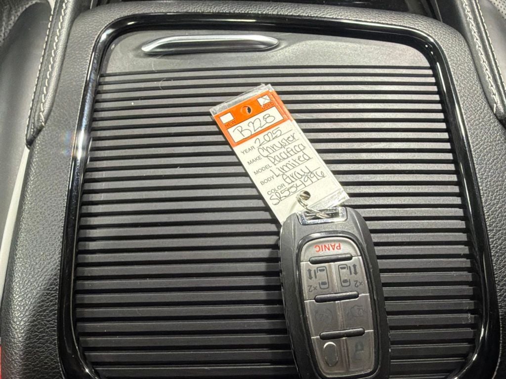 2025 Chrysler Pacifica Limited
