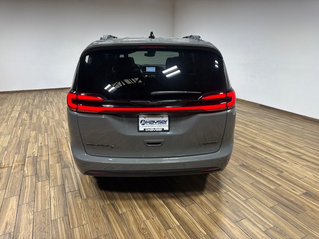 2025 Chrysler Pacifica Limited