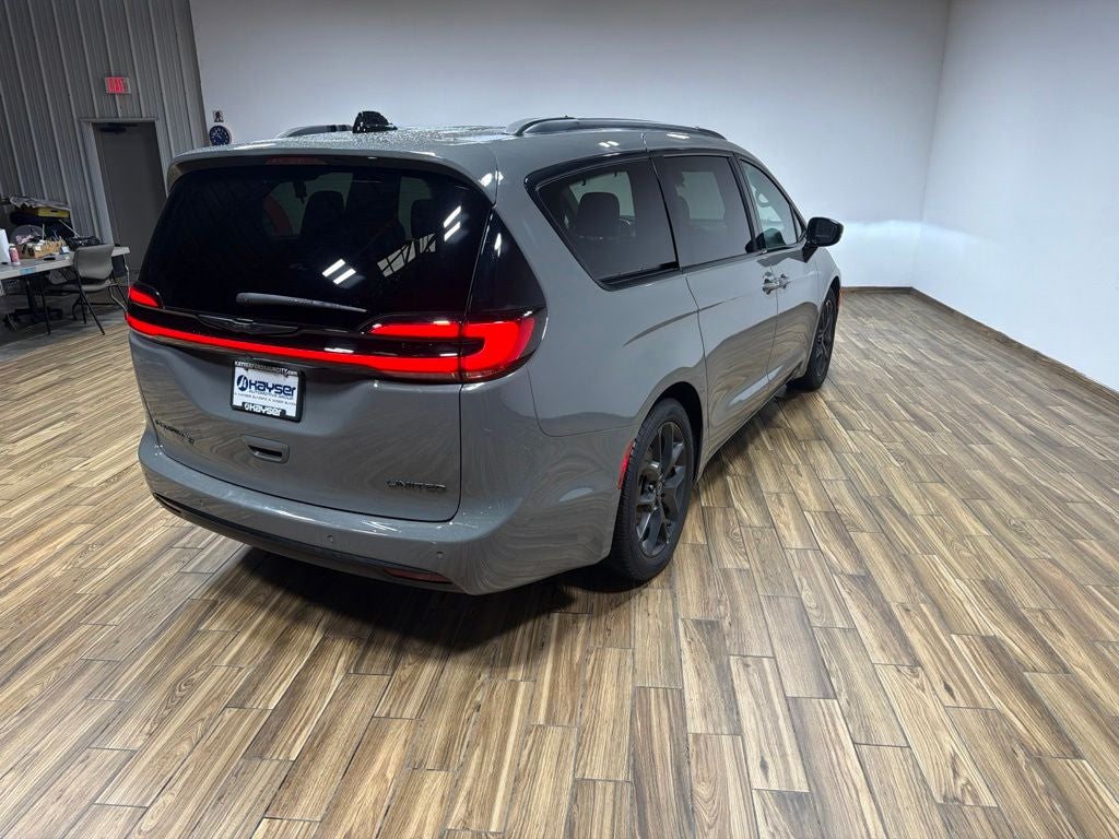 2025 Chrysler Pacifica Limited
