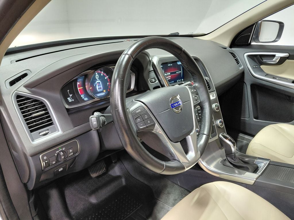 2016 Volvo XC60 T6 Drive-E