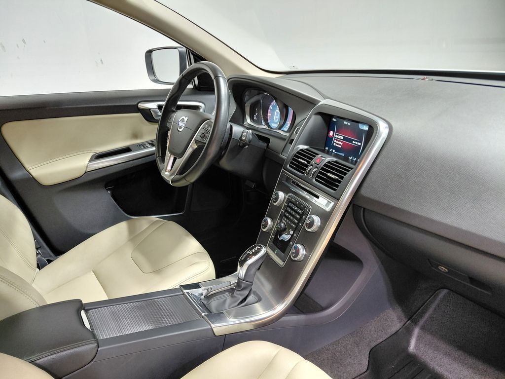 2016 Volvo XC60 T6 Drive-E
