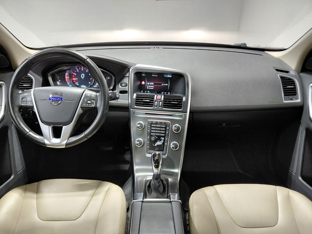 2016 Volvo XC60 T6 Drive-E