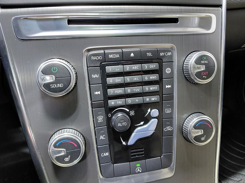 2016 Volvo XC60 T6 Drive-E