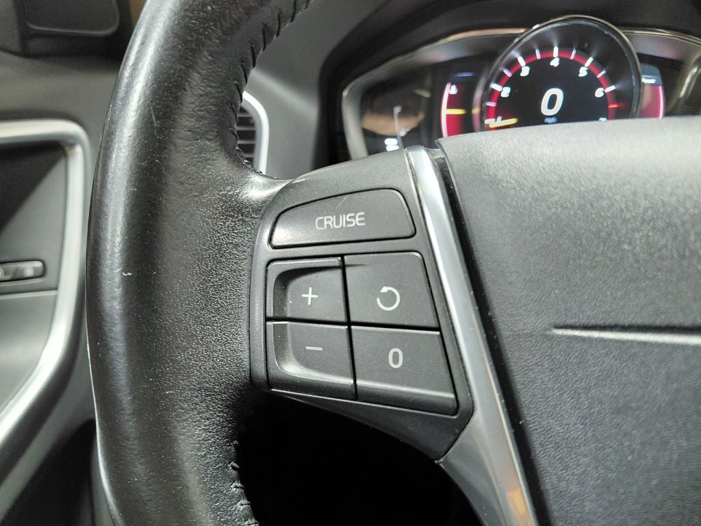 2016 Volvo XC60 T6 Drive-E