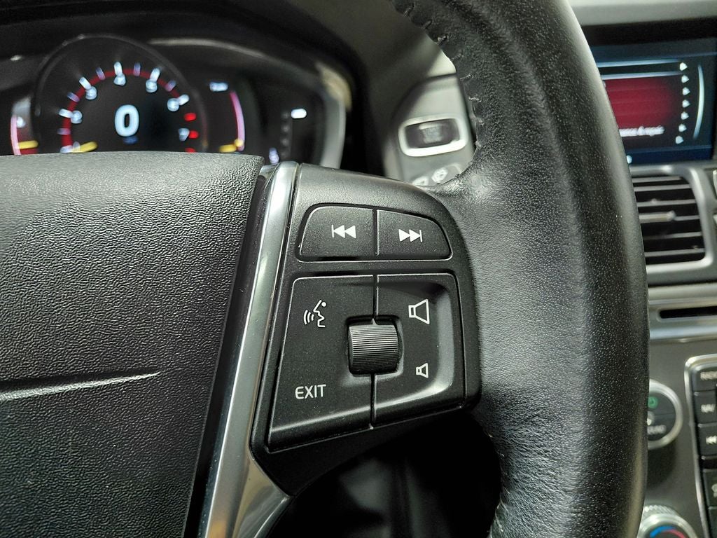 2016 Volvo XC60 T6 Drive-E