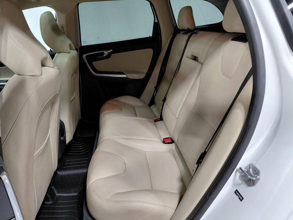 2016 Volvo XC60 T6 Drive-E